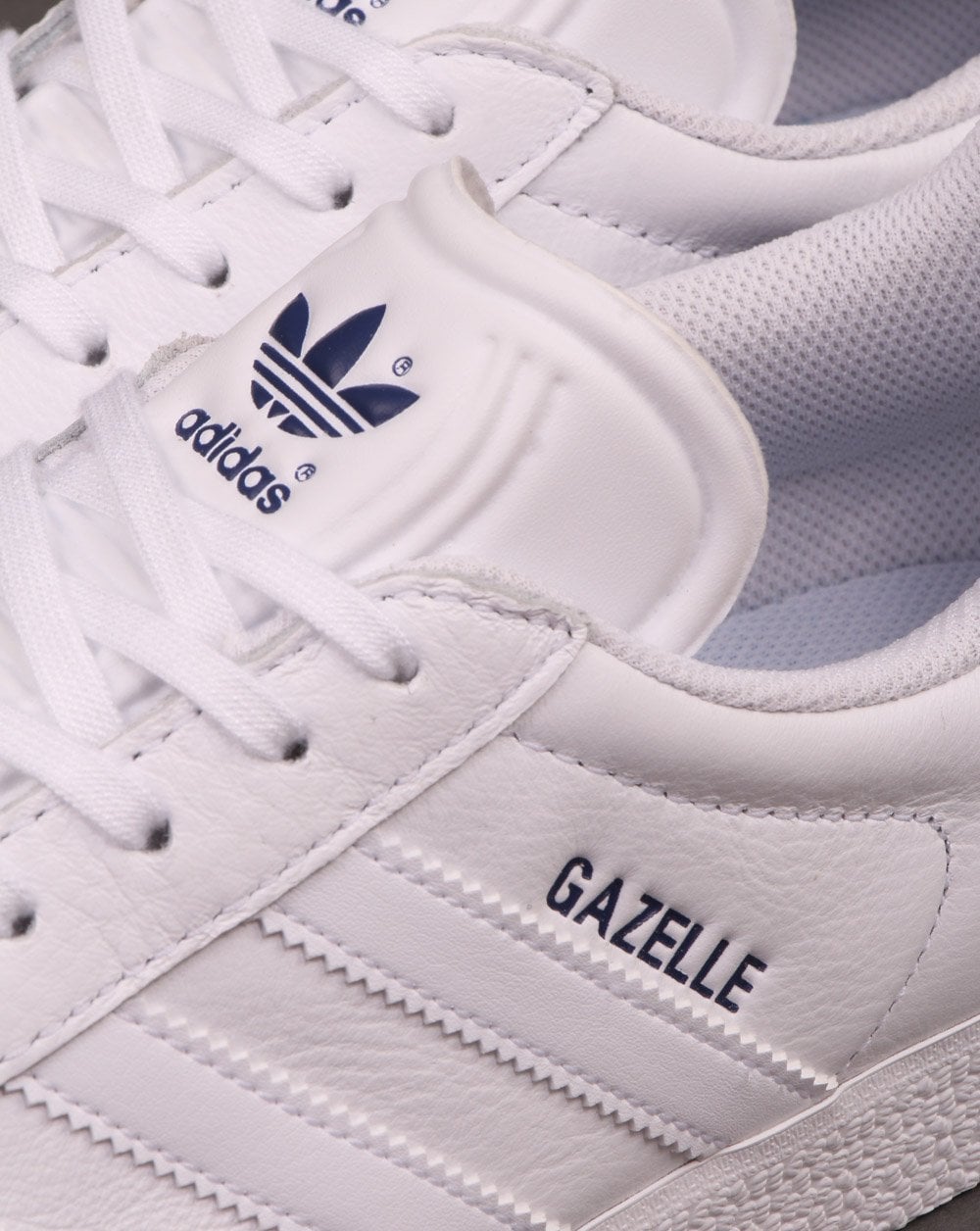 Adidas Gazelle Leather Trainers White/Navy