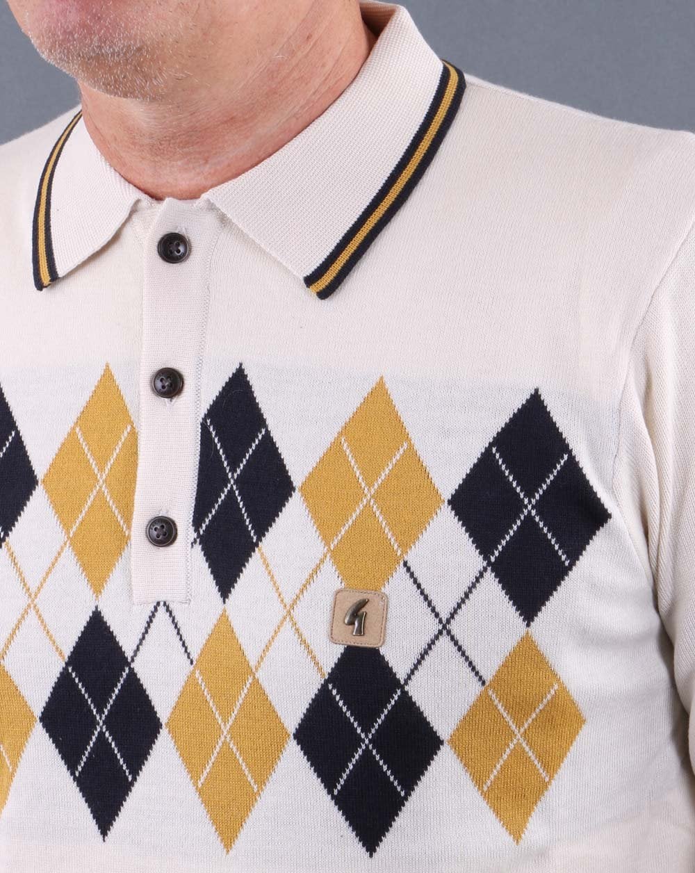 Gabicci Vintage Diamond Knitted Polo Cream