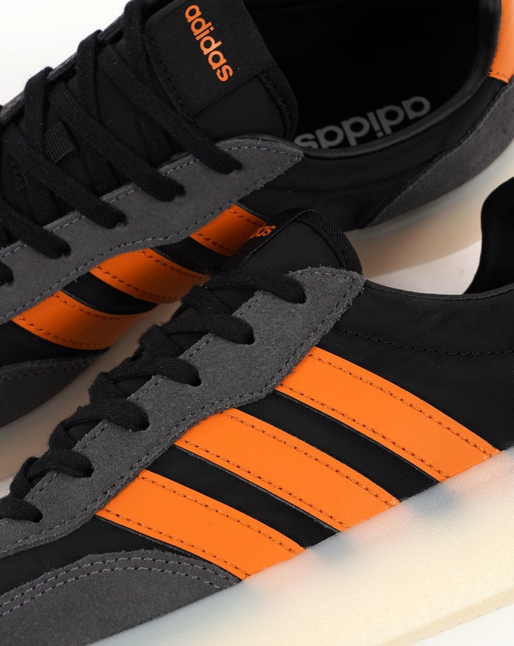 Adidas Barreda Sneaker Schwarz Orange Eissohle