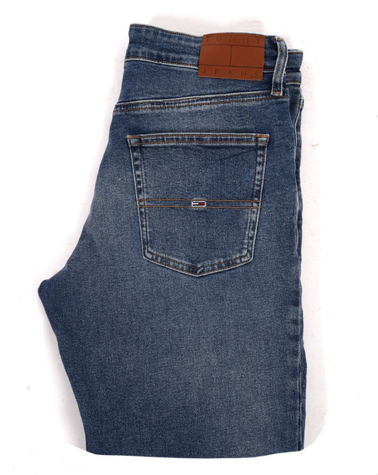 Tommy Hilfiger Tommy Jeans – Scanton – Schmal geschnittene Jeans in mittlerer Waschung