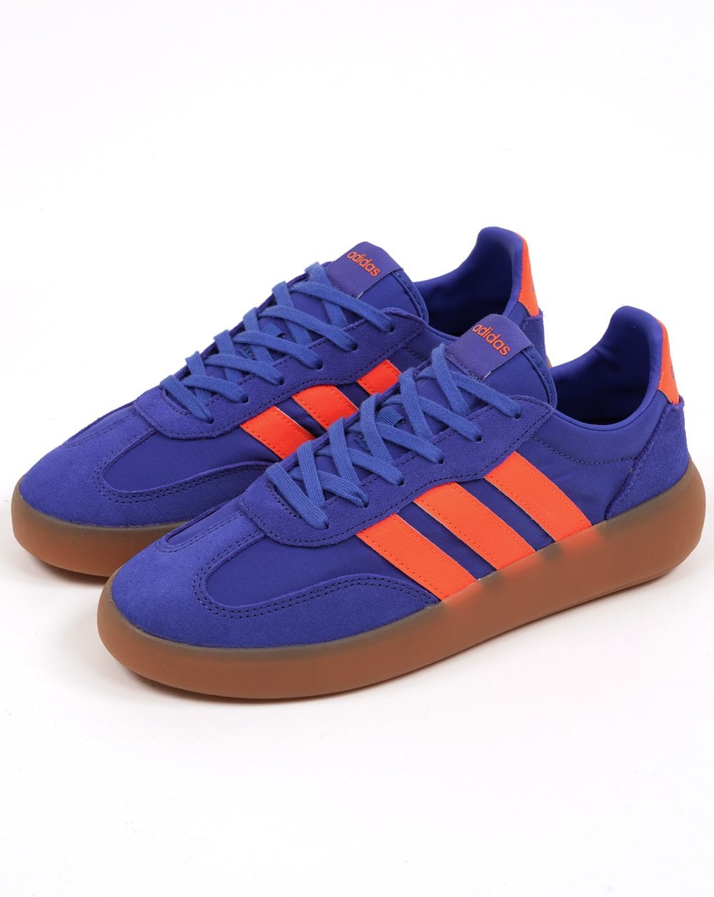 Adidas Barreda Decode Sneaker in leuchtendem Blau-Orange