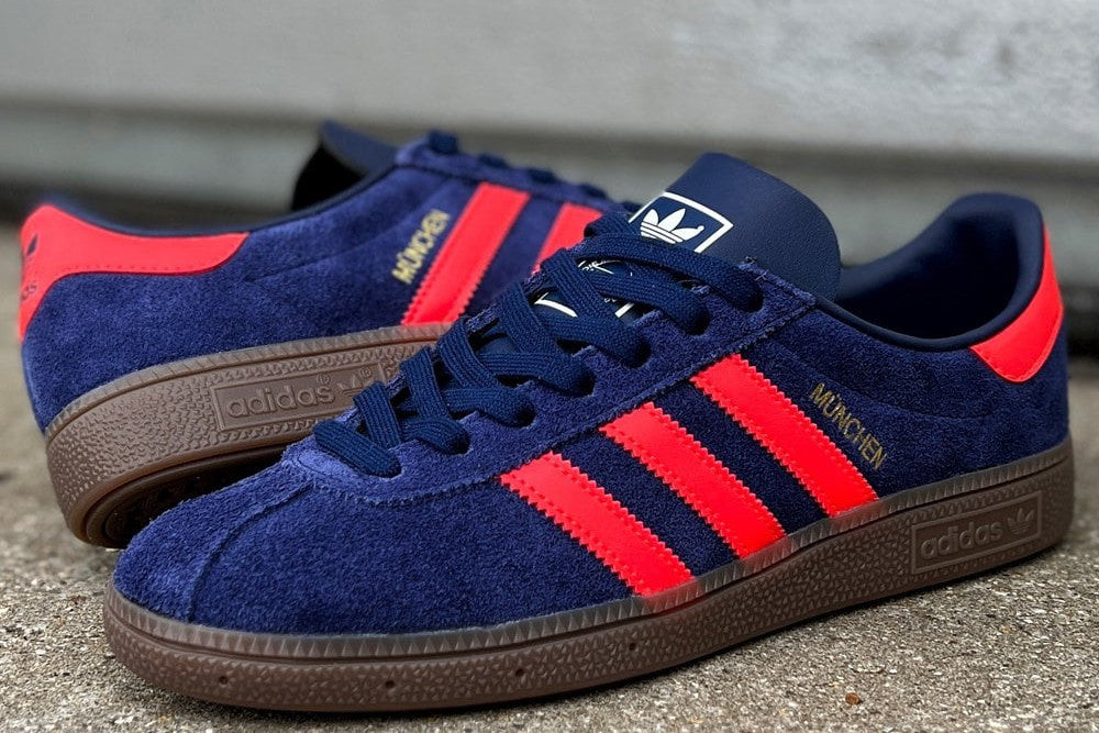 adidas München dark blue solar red