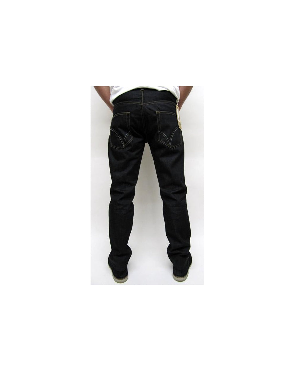 Weekend Offender – Tapered Fit – Dunkle Jeans in dunkler Waschung