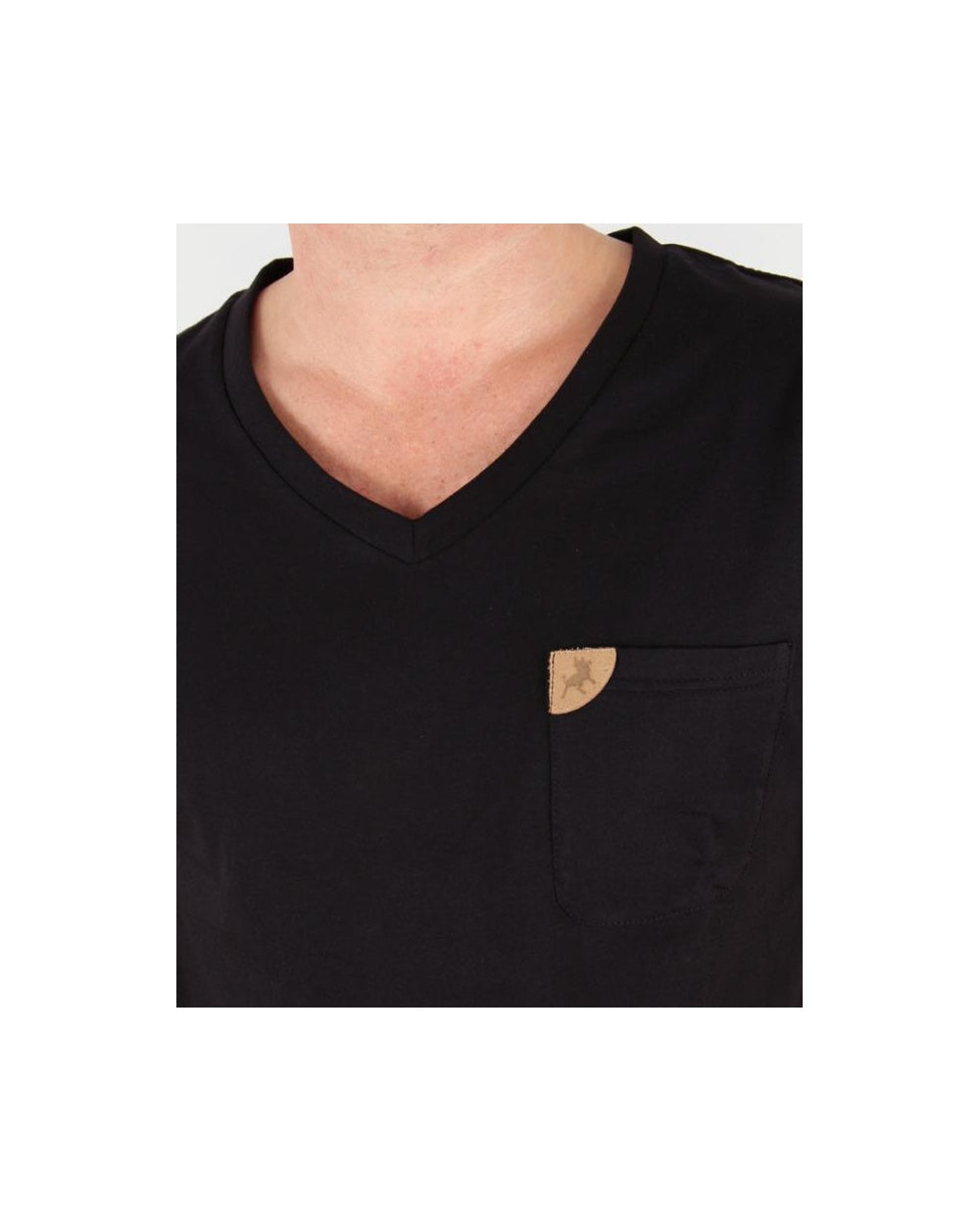 Lois T-Shirt mit V-Ausschnitt und Tasche in Schwarz