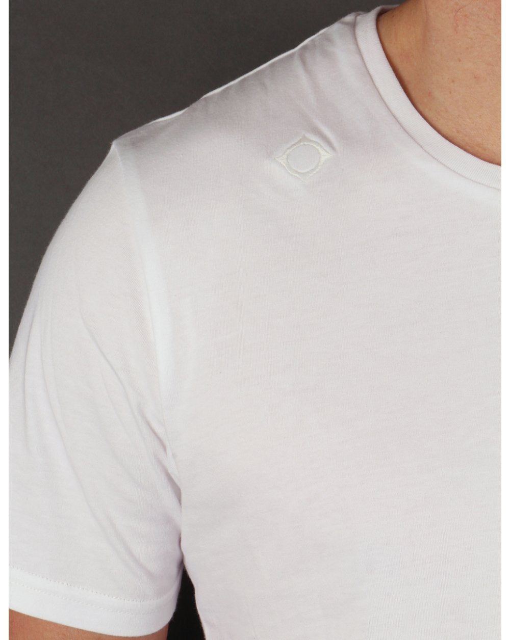 Ma.strum Kit Issue Kurzarm-T-Shirt mit Rundhalsausschnitt, Weiß