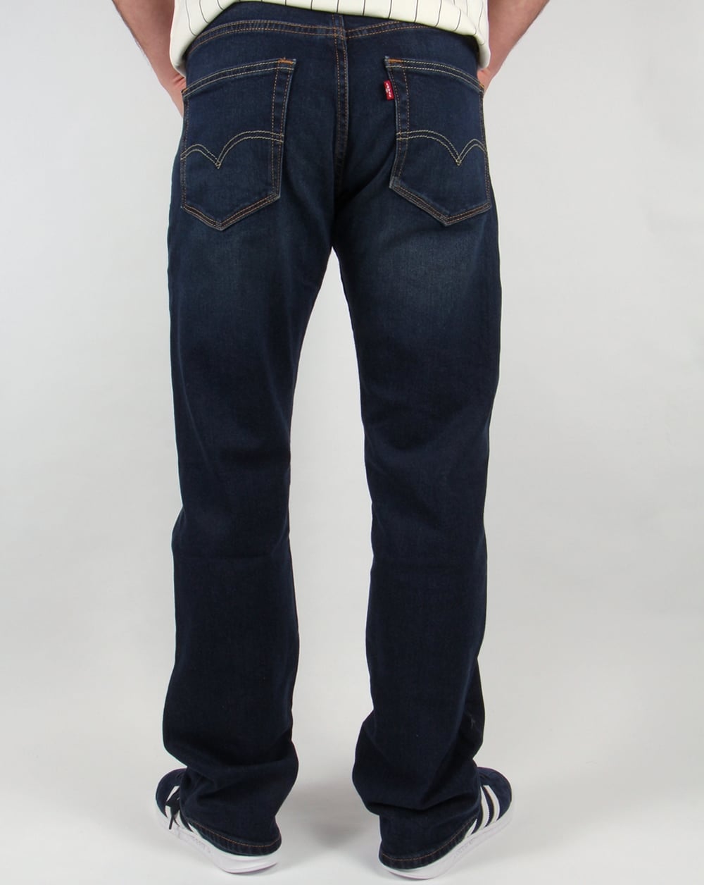 Levis 527 – Bootcut-Jeans in dunkler California-Waschung