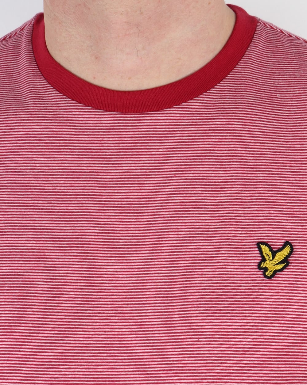Lyle And Scott – T-Shirt mit feinen Streifen in Rubinrot