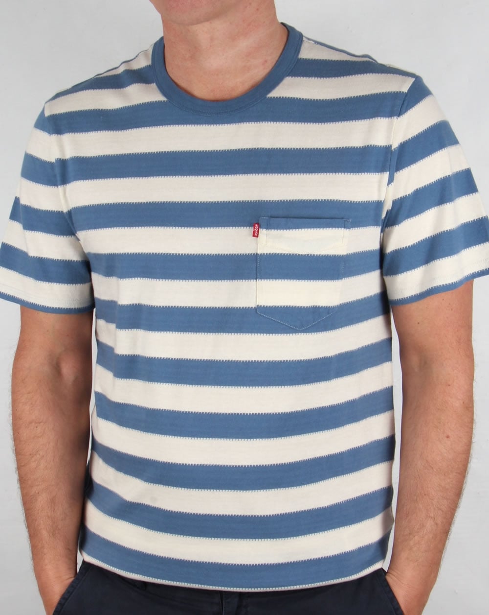 Levis – Sunset Pocket – Gestreiftes T-Shirt in Blau/Kreide