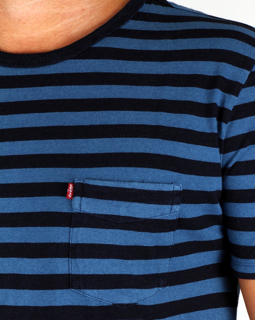 Levis – Sunset – T-Shirt mit Tasche in tiefem Indigoblau