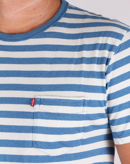 Levis – Sunset – T-Shirt mit Tasche in verblasstem Indigo