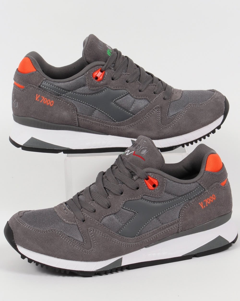 Diadora V7000 NYL II Trainer Grau/Orange