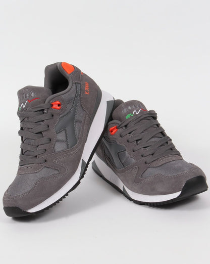 Diadora V7000 NYL II Trainer Grau/Orange