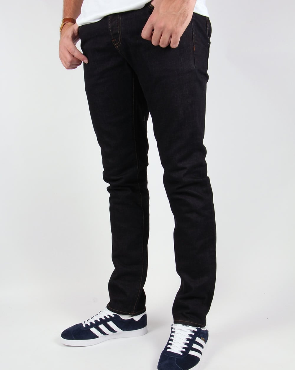 Weekend Offender – Jeans mit konischer Passform und Rinse-Waschung