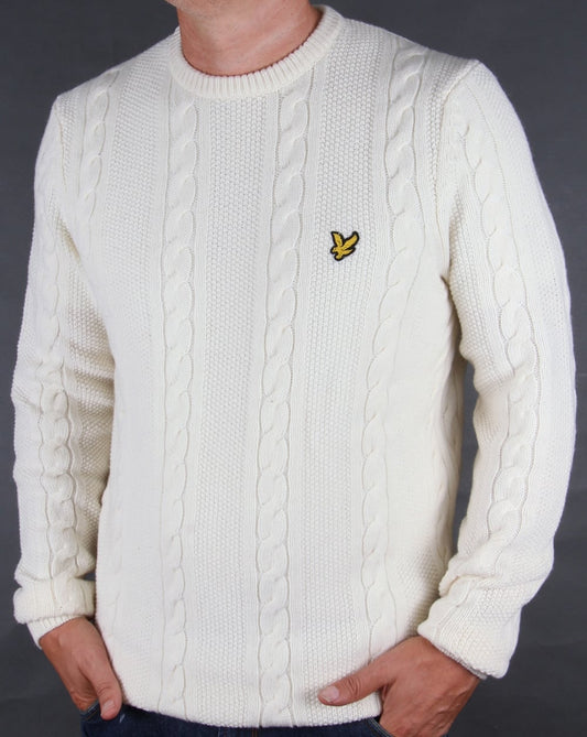 Lyle and Scott Lyle And Scott – Zopfmusterpullover aus Lammwolle in Elfenbein