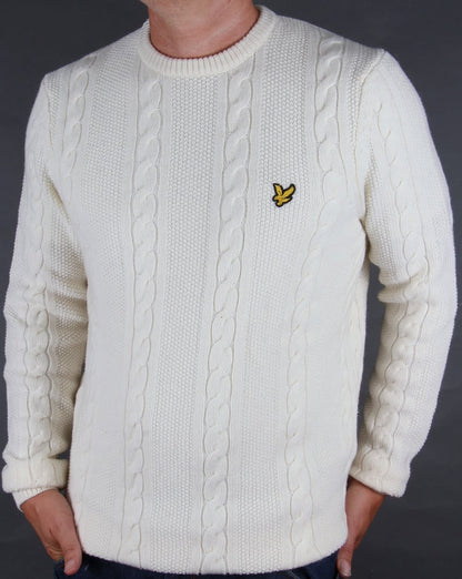 Lyle And Scott – Zopfmusterpullover aus Lammwolle in Elfenbein