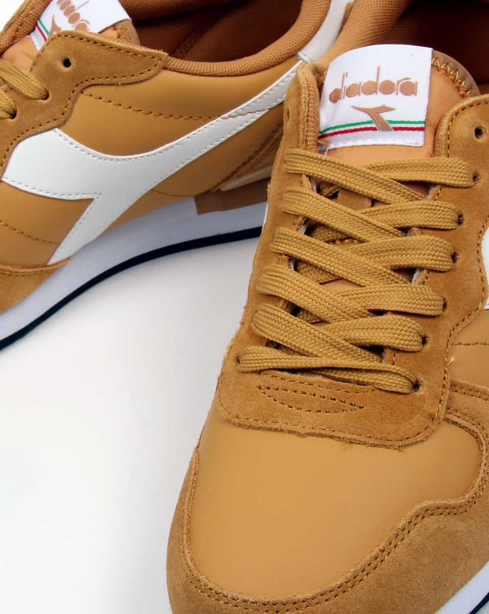 Diadora Camaro Leder-Sneakers Bernsteingold