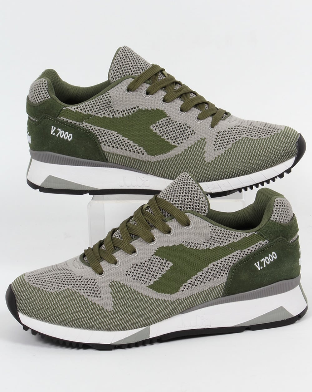 Diadora V7000 Weave Sneakers Olivgrün