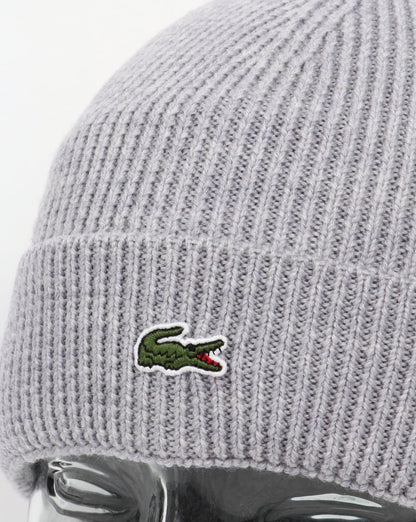 Lacoste – Gerippte Wollmütze mit Umschlag in Silber