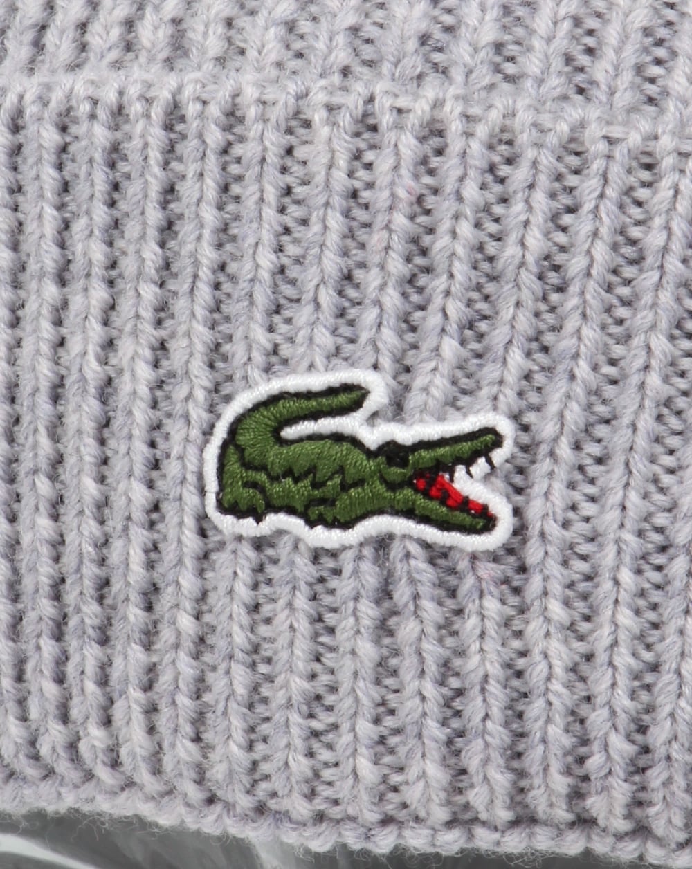 Lacoste – Gerippte Wollmütze mit Umschlag in Silber