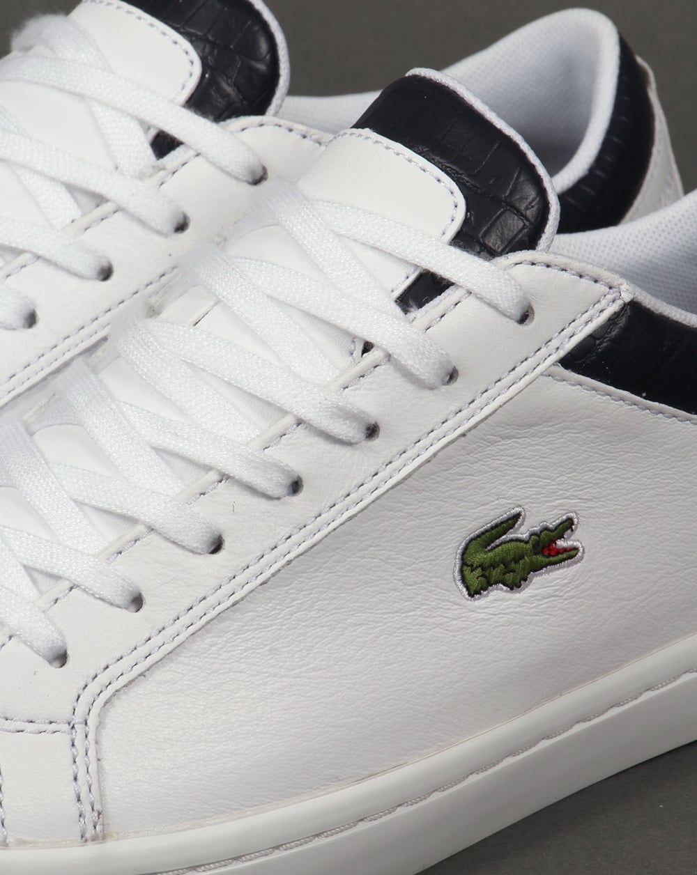 Lacoste Straightset Sneakers Weiß/Marineblau