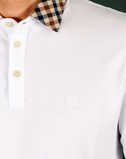 Aquascutum – Nathan – Langärmliges Poloshirt mit Karokragen in Weiß