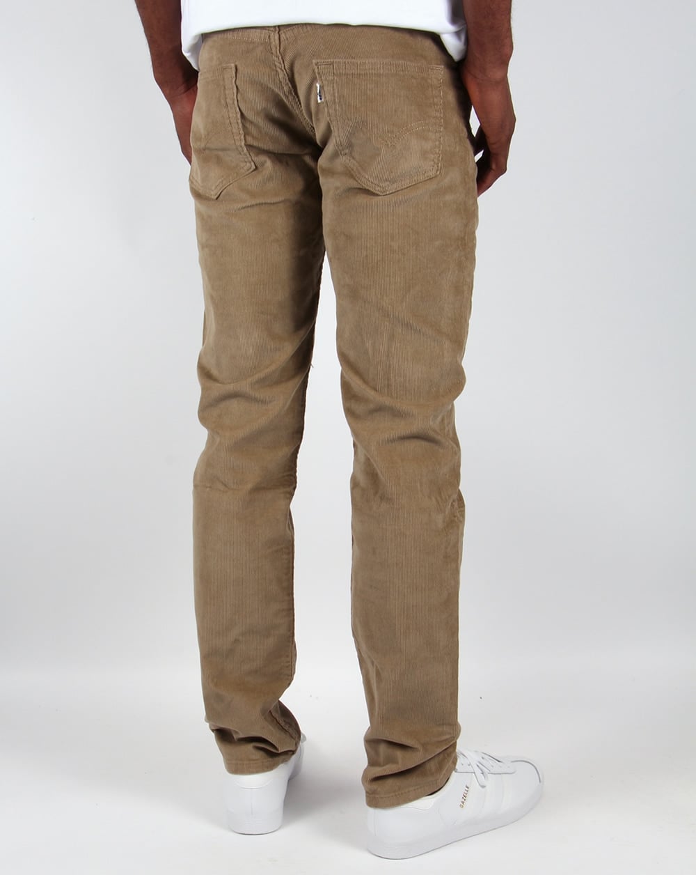 Levis 511 – Cordhose in Slim Fit, dunkler Sand