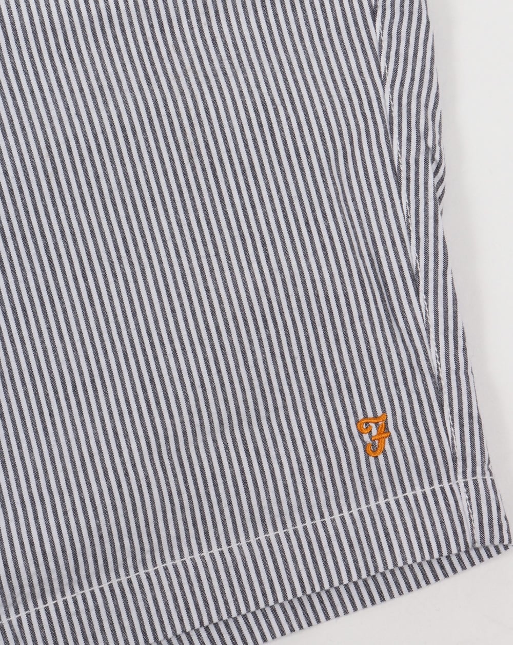 Farah Hawking Stripe Shorts Weiß/Marineblau