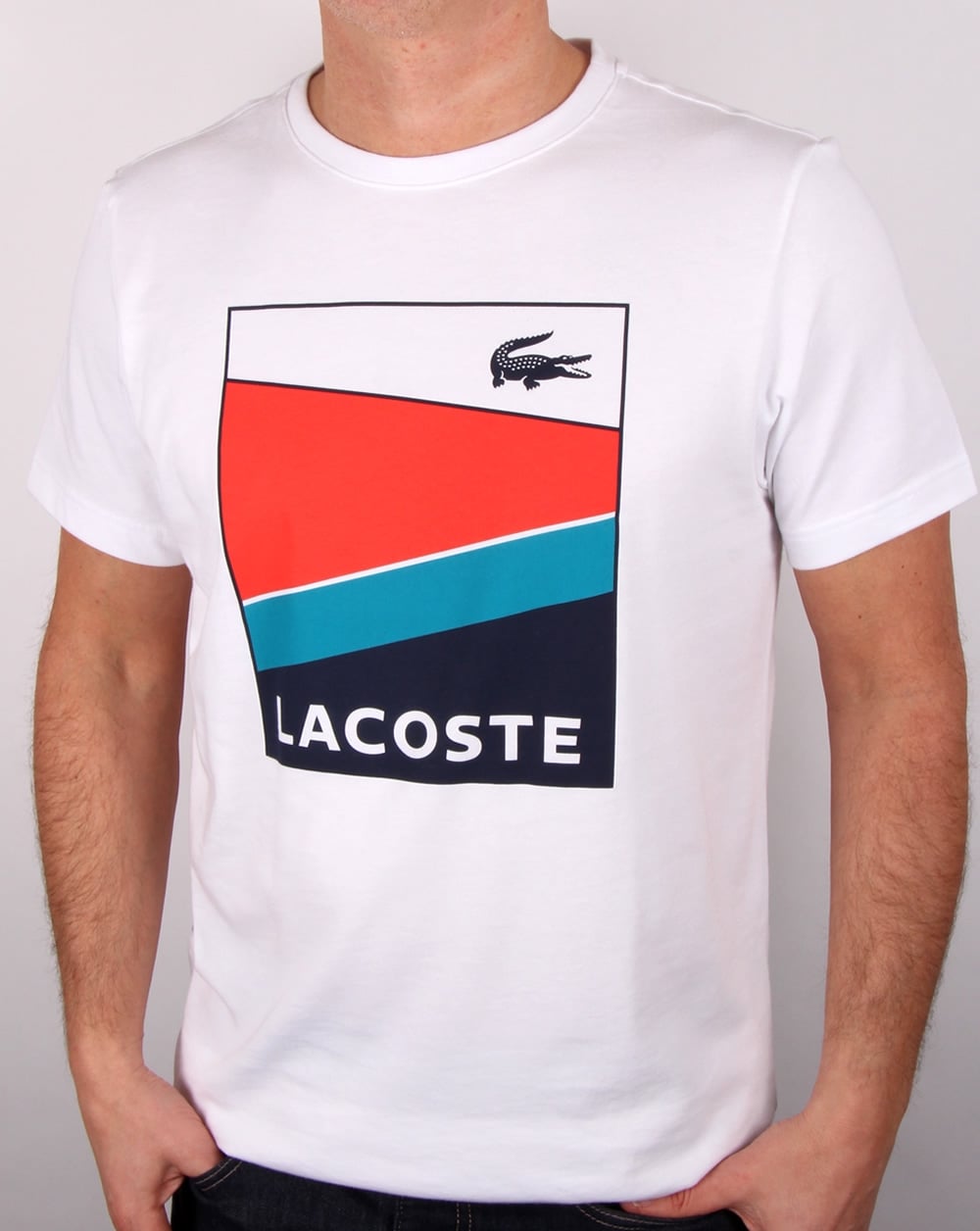 Lacoste – T-Shirt mit geometrischem Print, Weiß/Ätna-Rot