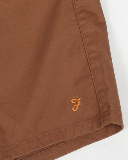 Farah – Hawk – Chino-Twill-Shorts in Kamelbraun