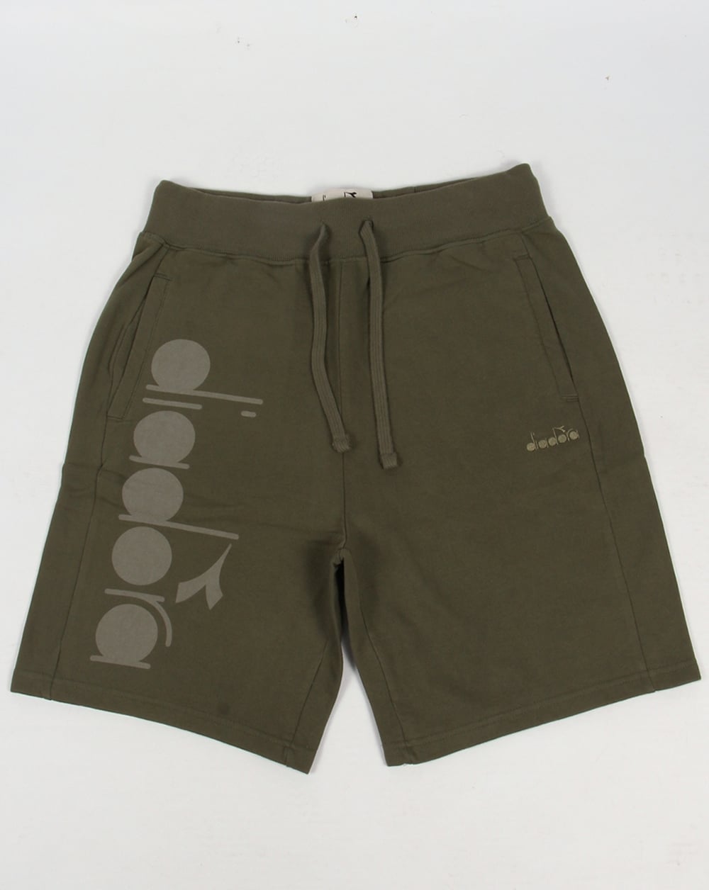Diadora Bermuda Sweatshorts Grüner Pilz