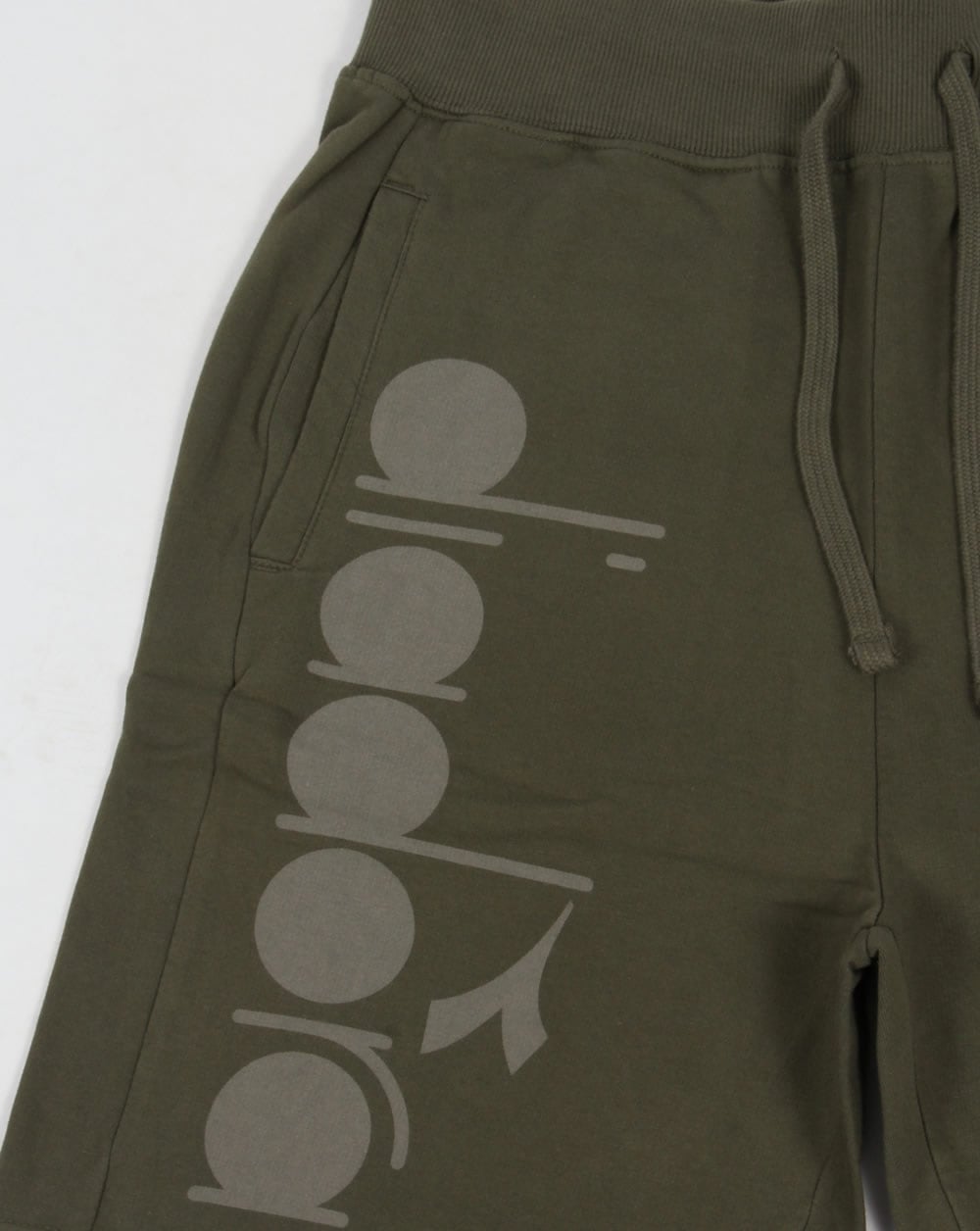 Diadora Bermuda Sweatshorts Grüner Pilz
