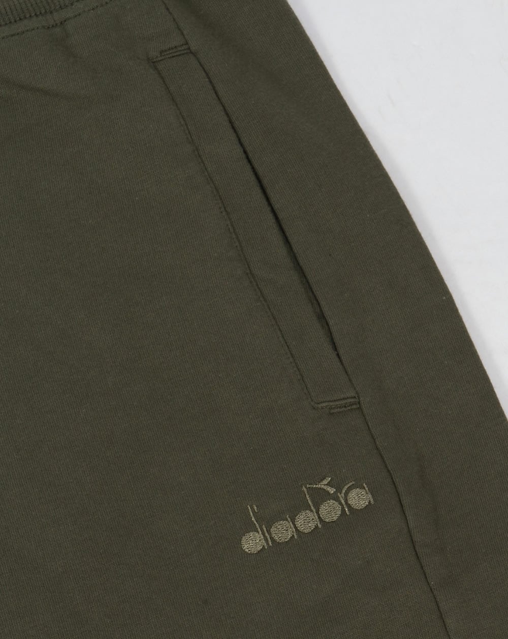 Diadora Bermuda Sweatshorts Grüner Pilz
