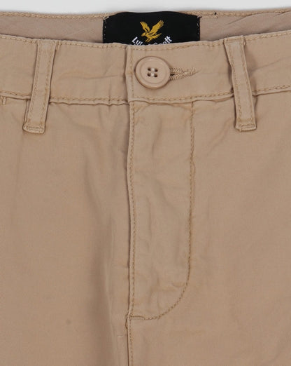 Lyle And Scott – Stückgefärbte Shorts in Stein