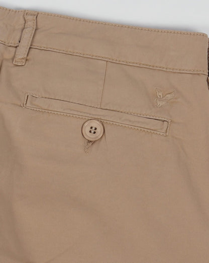 Lyle And Scott – Stückgefärbte Shorts in Stein