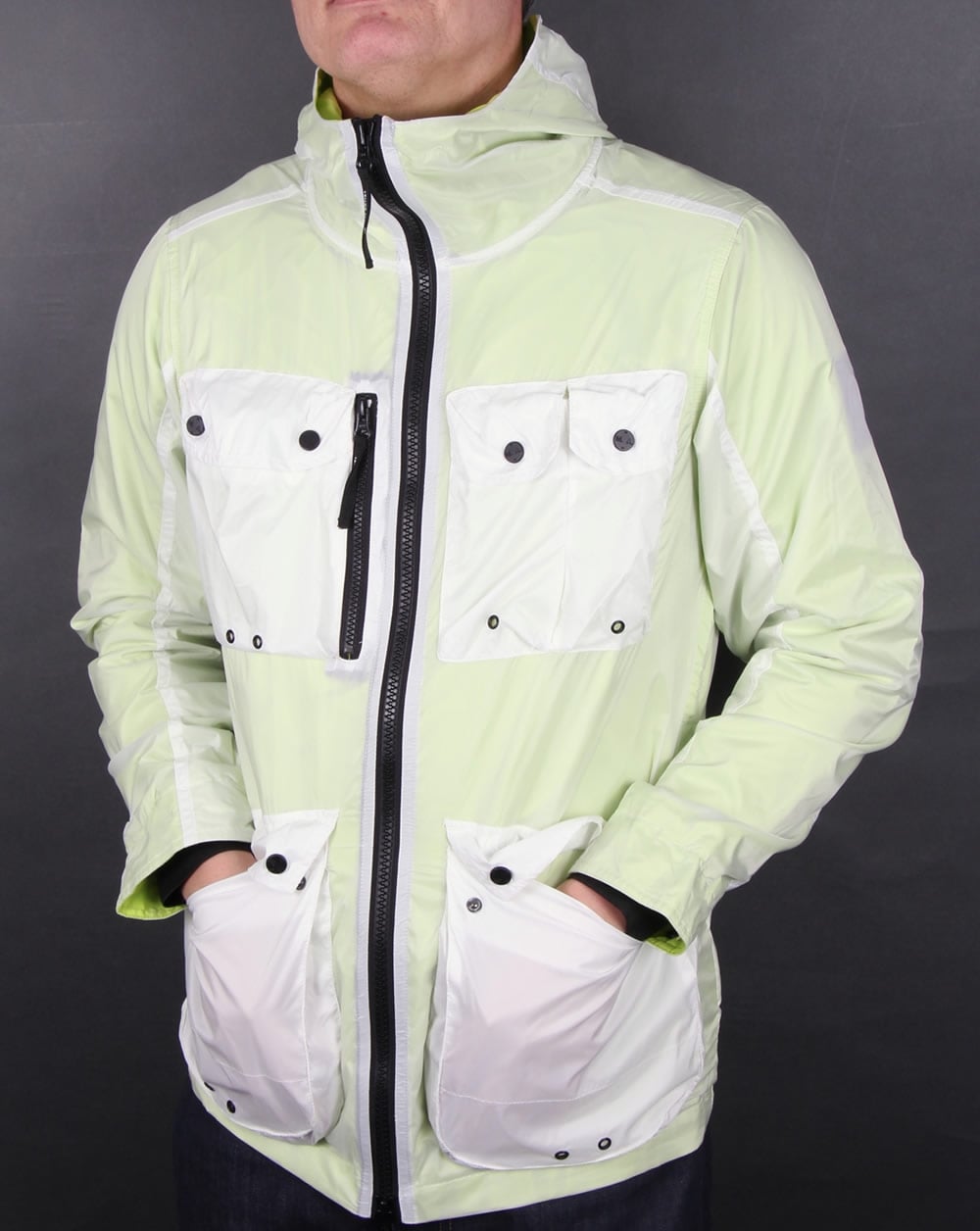 Marshall Artist Multi Pocket Overlay Jacke Weiß/Sulphur