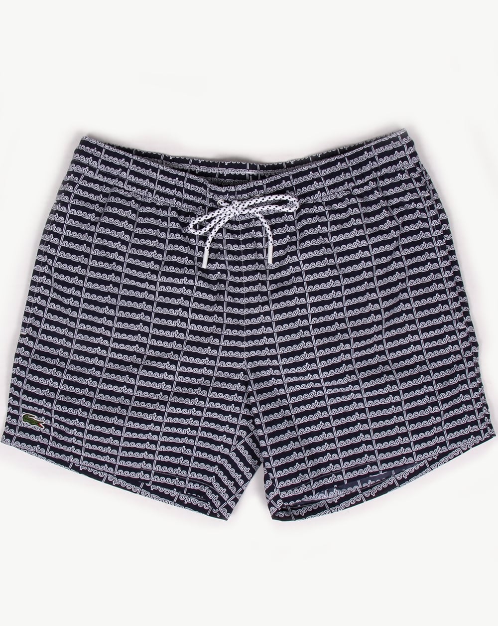 Lacoste – Badeshorts mit linearem Logo in Marineblau