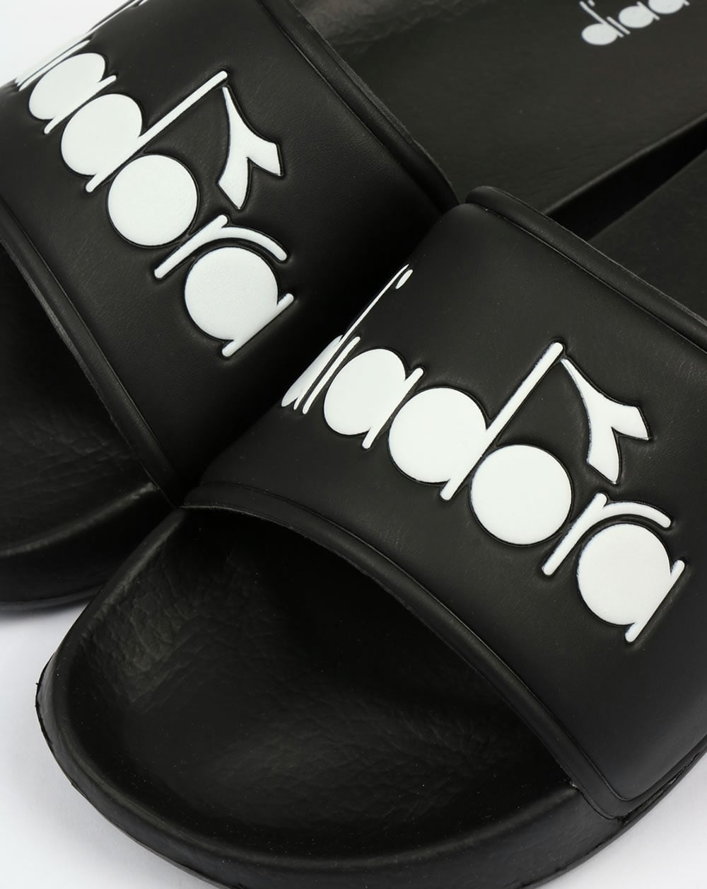 Diadora Serifos 90 Slides Schwarz