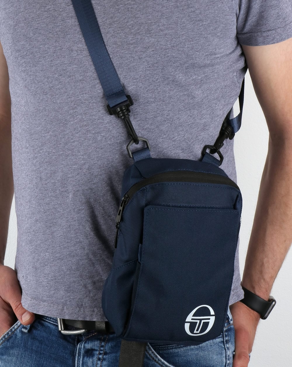 Sergio Tacchini Valy Umhängetasche Marineblau/Weiß