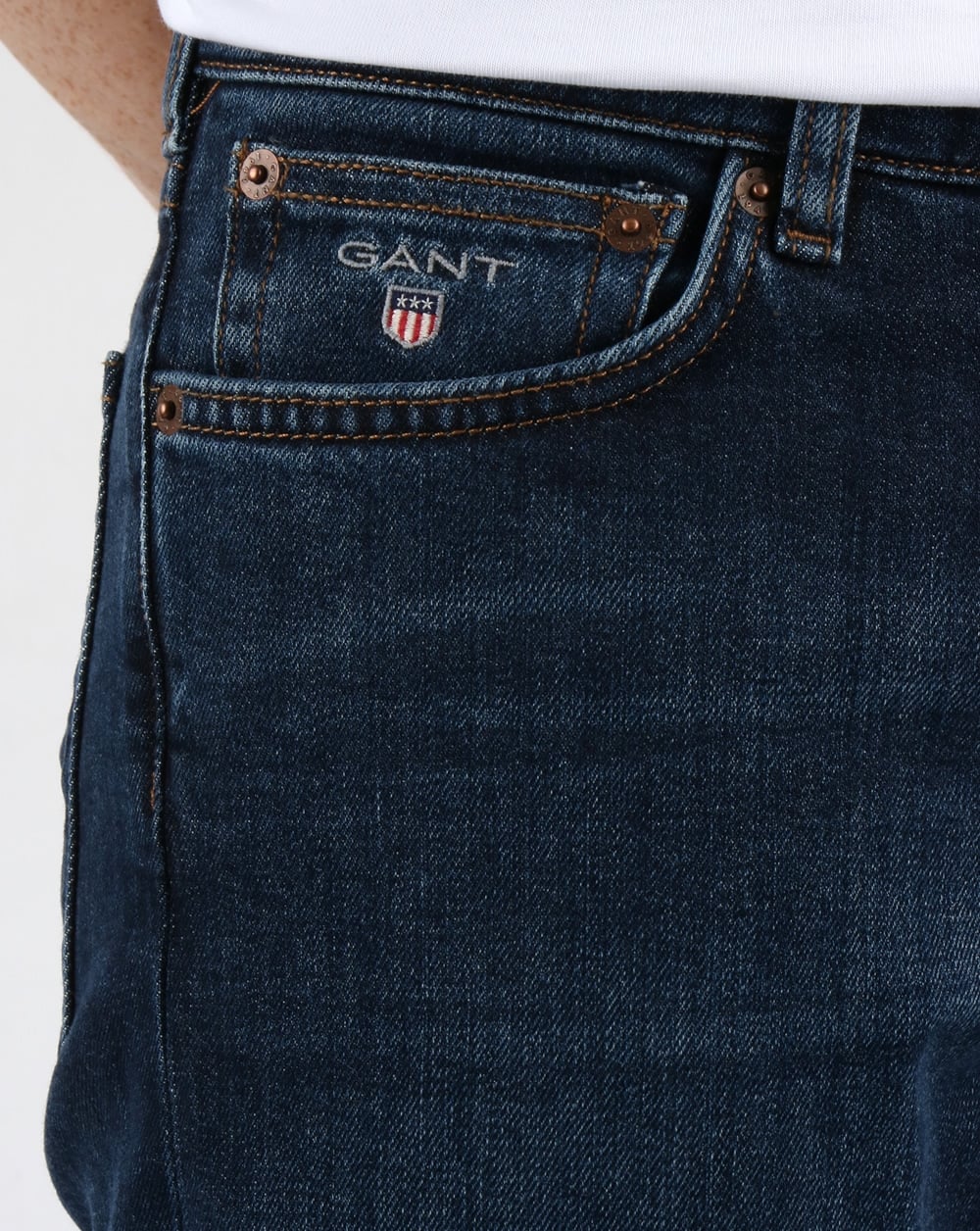 Gant – Regular Jeans in Dunkelblau mit Used-Effekt