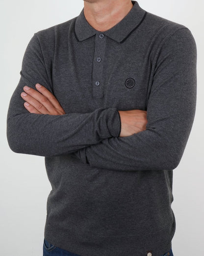 Pretty Green – Tilson – Langärmliges Strickpolohemd in Dunkelgrau meliert