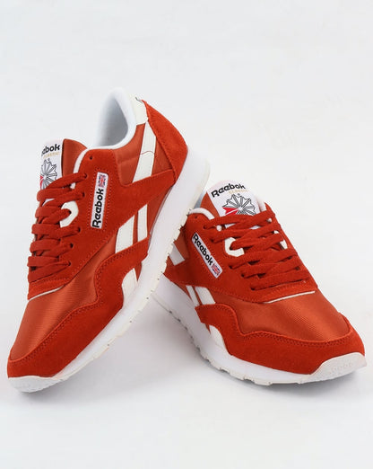 Reebok – Klassische Nylon-Sneaker in Burnt Orange