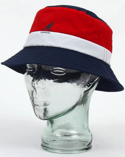 Kangol – Fischerhut mit auffälligen Streifen, Marineblau