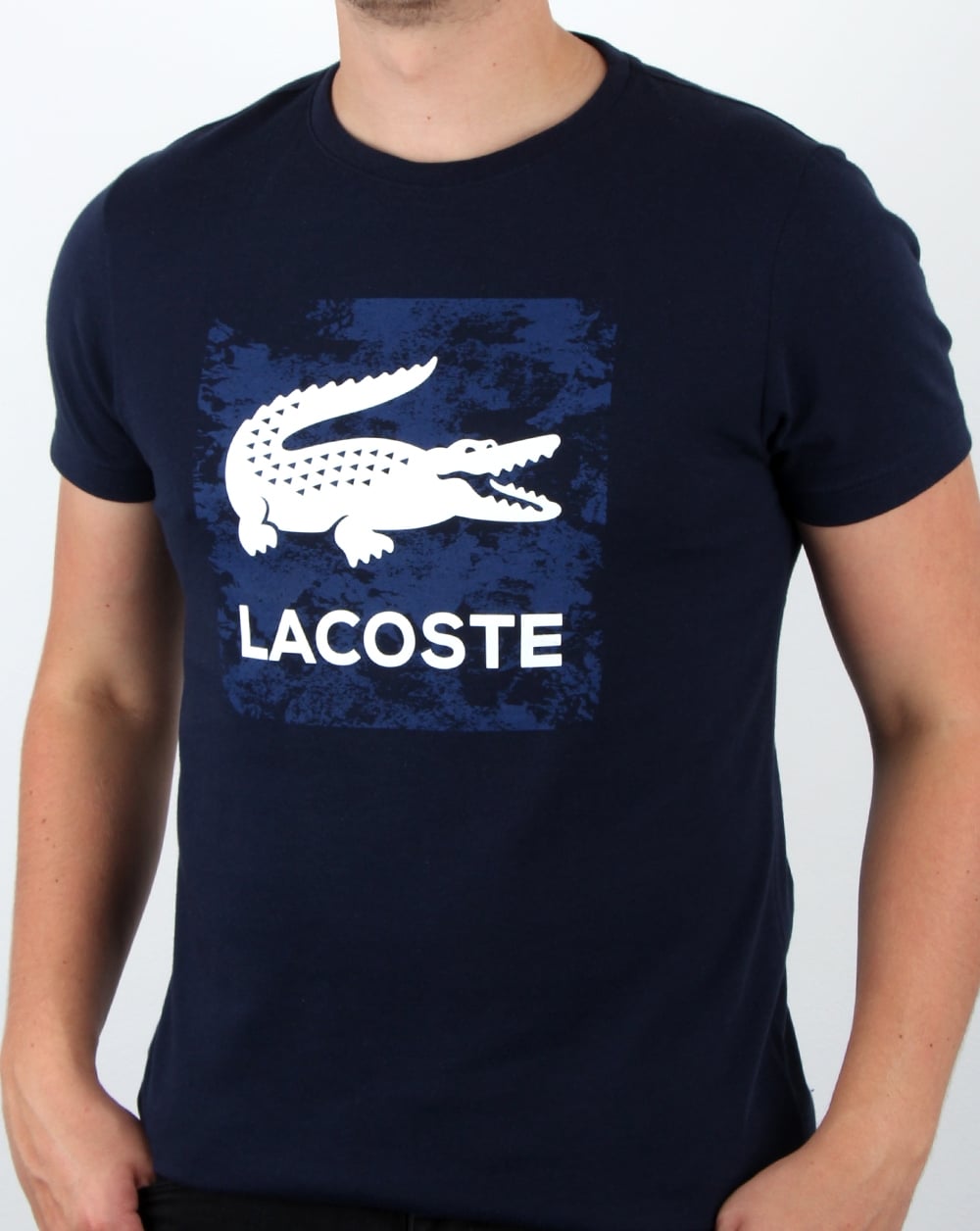 Lacoste – T-Shirt mit Krokodilprägung in Marineblau
