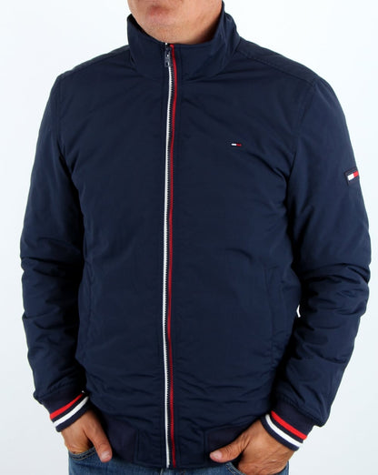 Tommy Hilfiger – Wattierte Bomberjacke in Marineblau