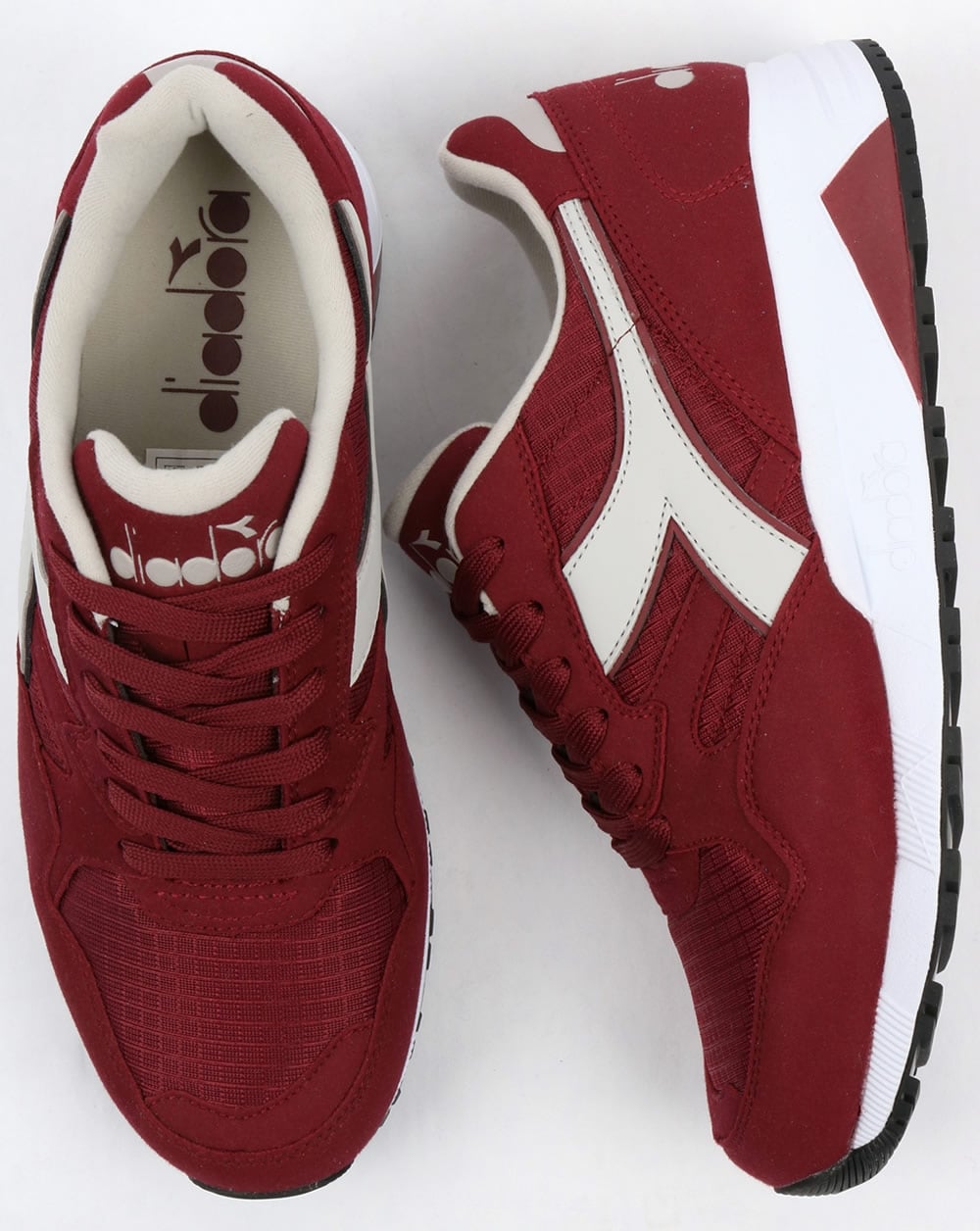Diadora N902 Trainer Tiefrot