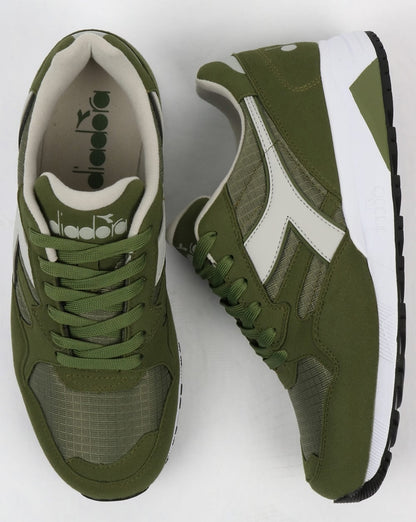 Diadora N902 Sneaker Grün Oliv
