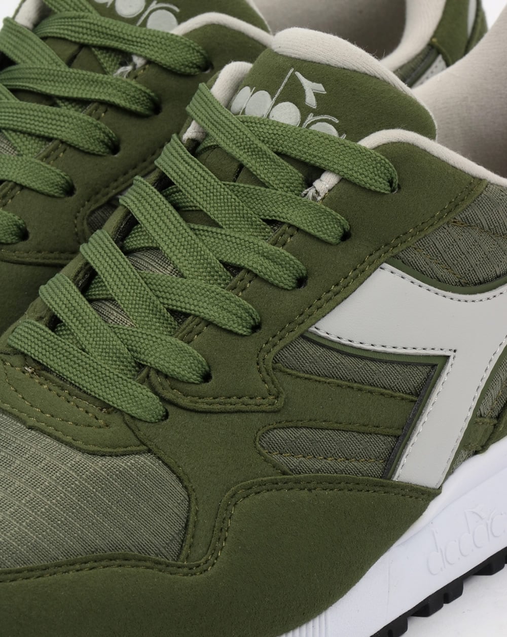 Diadora N902 Sneaker Grün Oliv