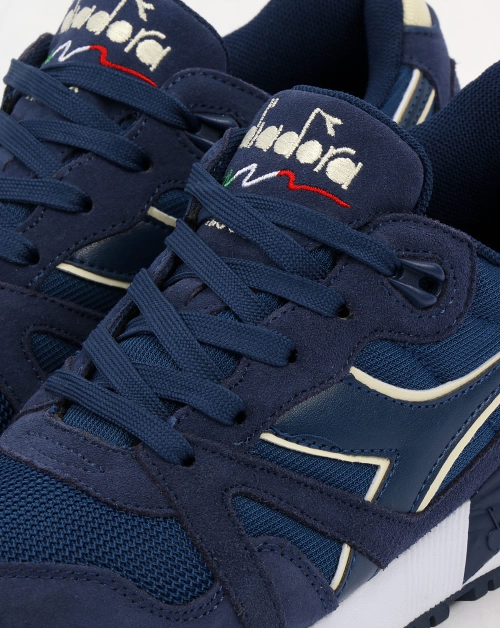 Diadora N9000 III Sneakers Estate Blau/Antik Weiß