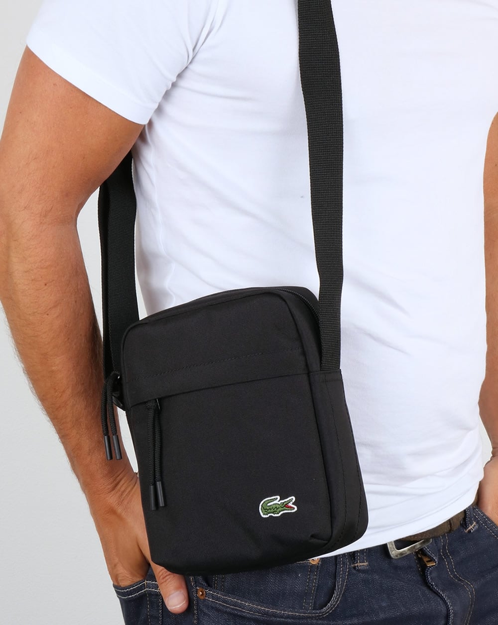 Lacoste Vertikale Kameratasche Schwarz