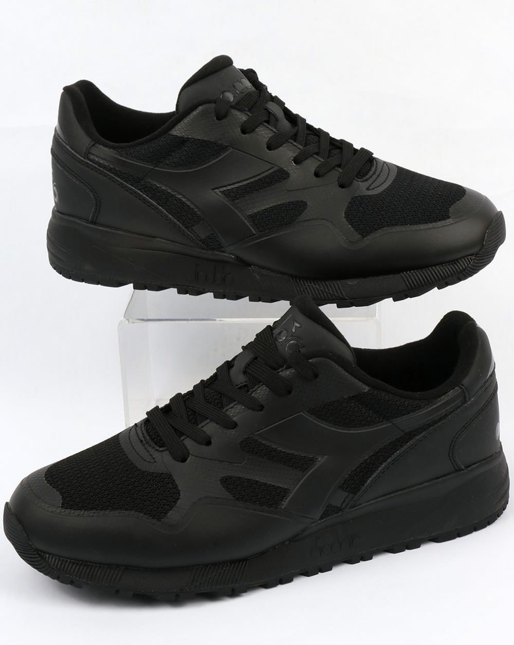 Diadora N902 MM Sneaker Dreifach Schwarz